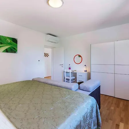 In Labin/istrien 8880 Holiday home