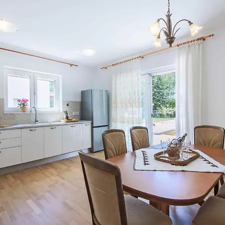In Labin/istrien 8880 Holiday home *