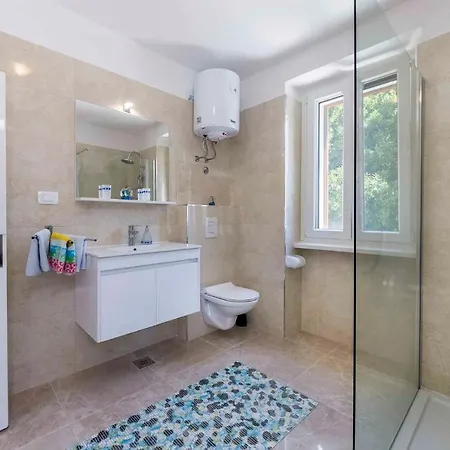 In Labin/istrien 8880 Holiday home *