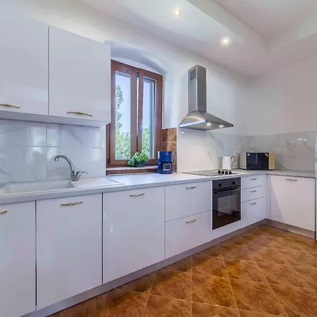 In Labin/istrien 8880 Holiday home